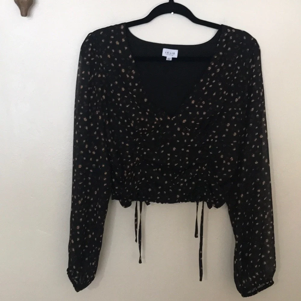 Like New LELIS Top.‎ Large